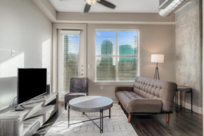 Bright Chic 1BR Apartment by Stay Gia